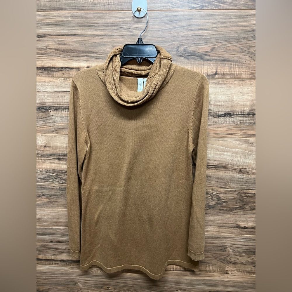 Sahalie small sweater